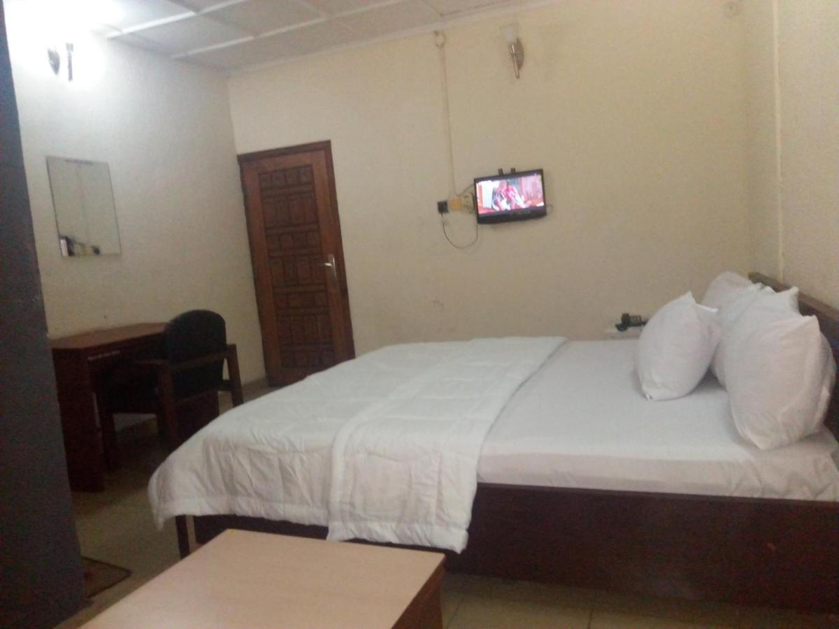 Holla-Jobi Guest House Lagos Exterior foto